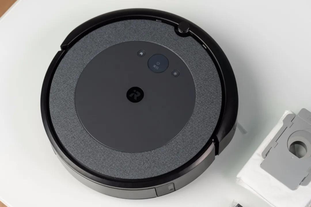 iroboti3自动集尘,irobot扫地机器人i7能否自动集尘