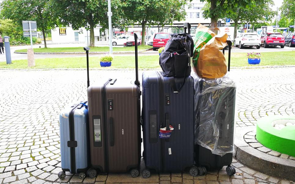 rimowa旅行箱带屏幕,rimowa箱子测评