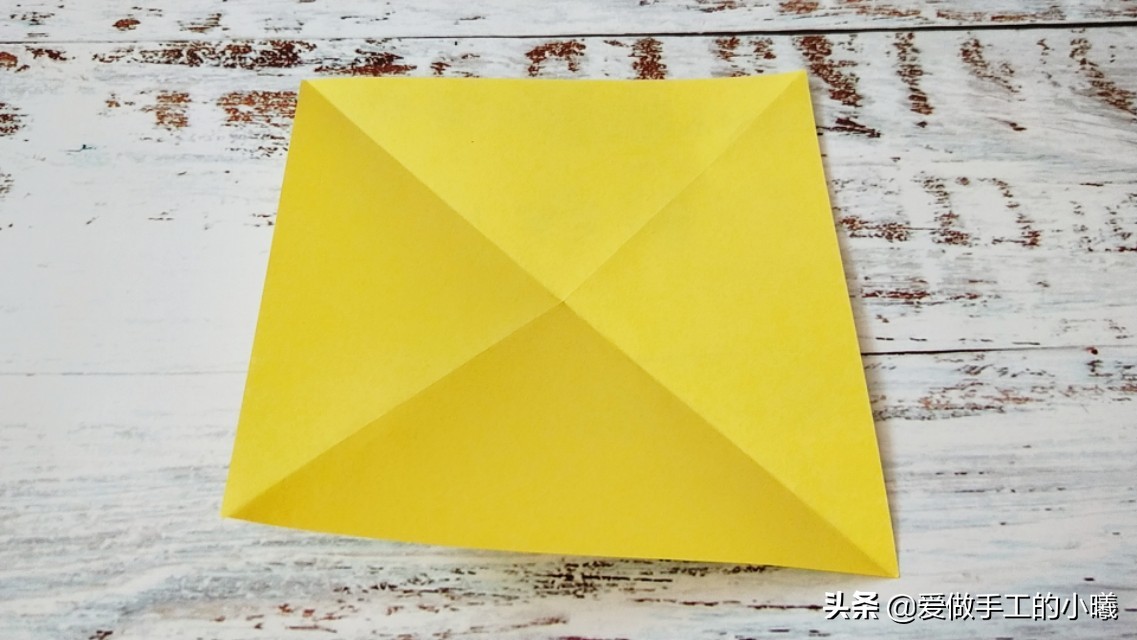 折扫帚簸箕的折纸步骤图,三角插折纸簸箕教程