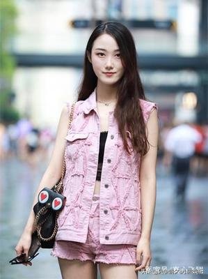 街拍摩登女郎高清,李念街拍摩登女郎