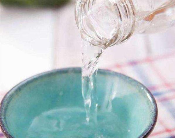 狗狗身上有跳蚤教你一招轻松去除,狗身上有跳蚤偏方