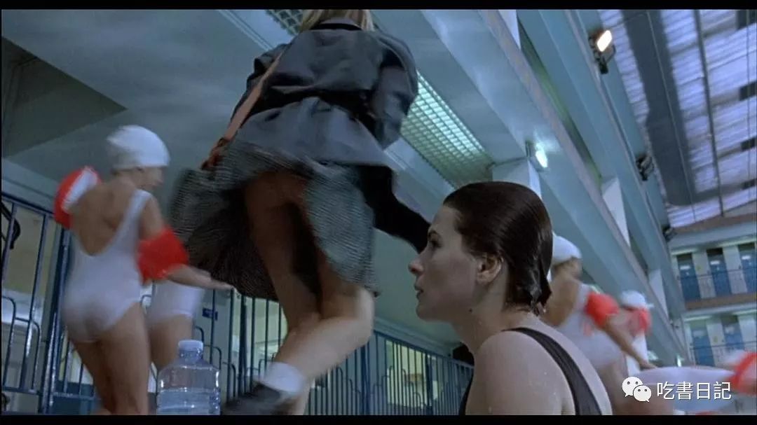 红蓝白三部曲电影解析,红蓝白三部曲之蓝影评