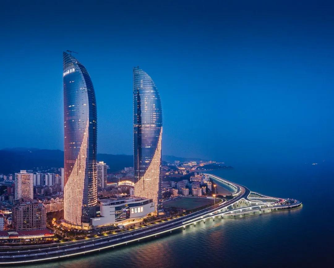 「璀璨海南，与海南共成长」璀璨双子，致海南的先行者