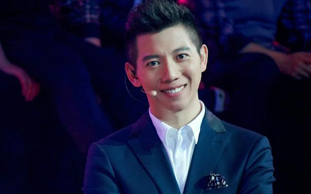 出钱又出力!胡海泉人肉背口罩回国,而国外购买地疑似是在新加坡