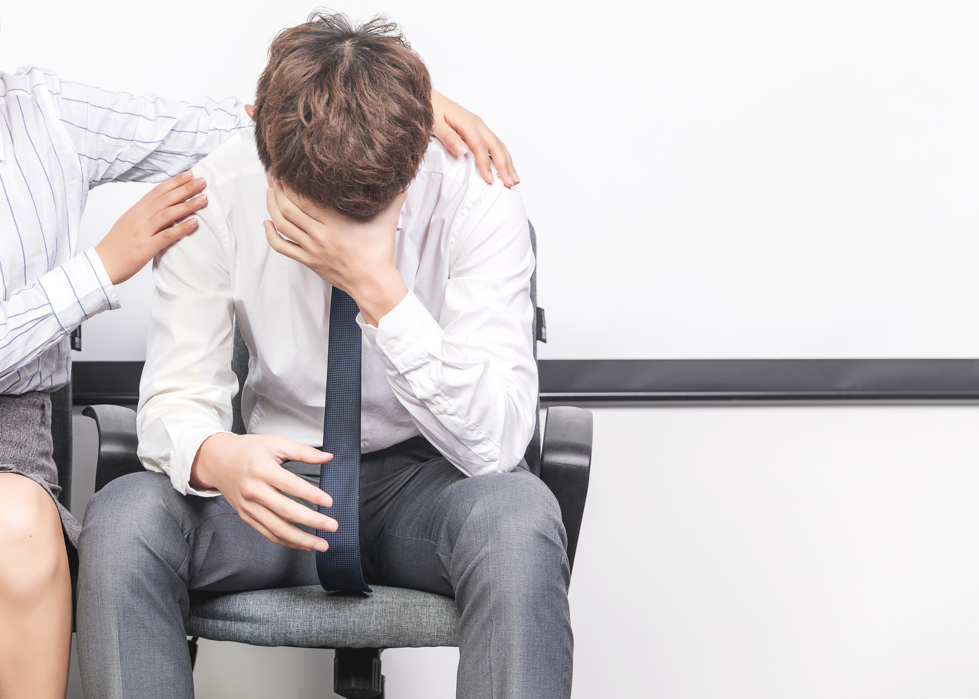 被公司劝退了影响后面找工作吗,被公司劝退自己离职了还能赔偿吗