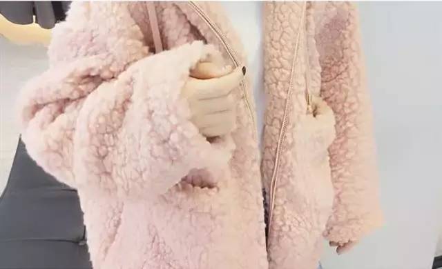 搭配哈伦裤的羽绒服推荐,白色灯芯绒哈伦裤搭羽绒服