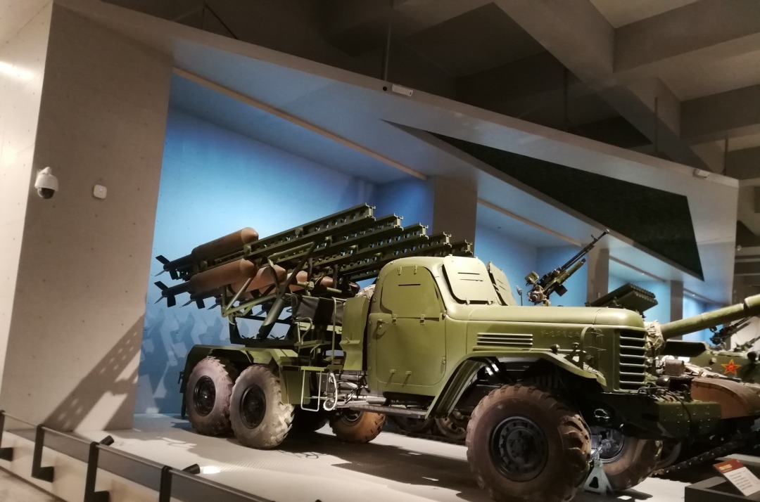 喀秋莎火箭炮齐射震撼名场面,当今喀秋莎火箭炮能射多远