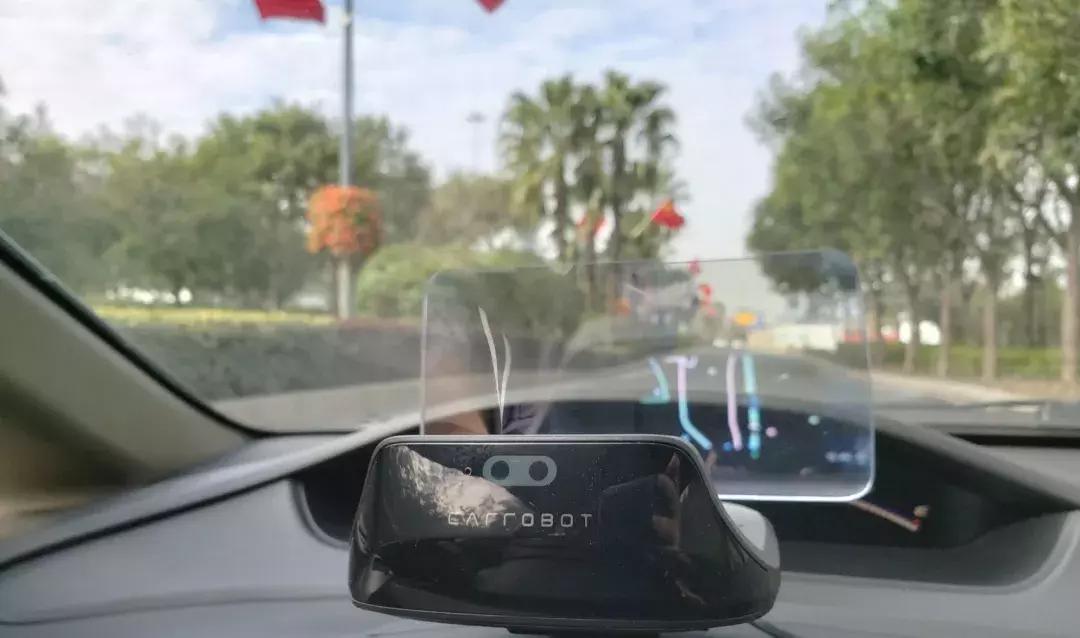 哪款车的hud最好用,最厉害的车载hud