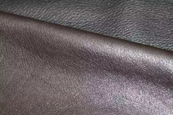 怎么分辨汽车内饰,怎么分辨汽车内饰真皮材质