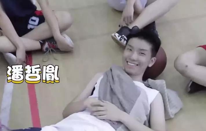 篮球场羽毛球场设计,初中生球场设计