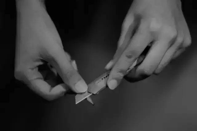 美术生哭完了继续画,气哭老师的美术生