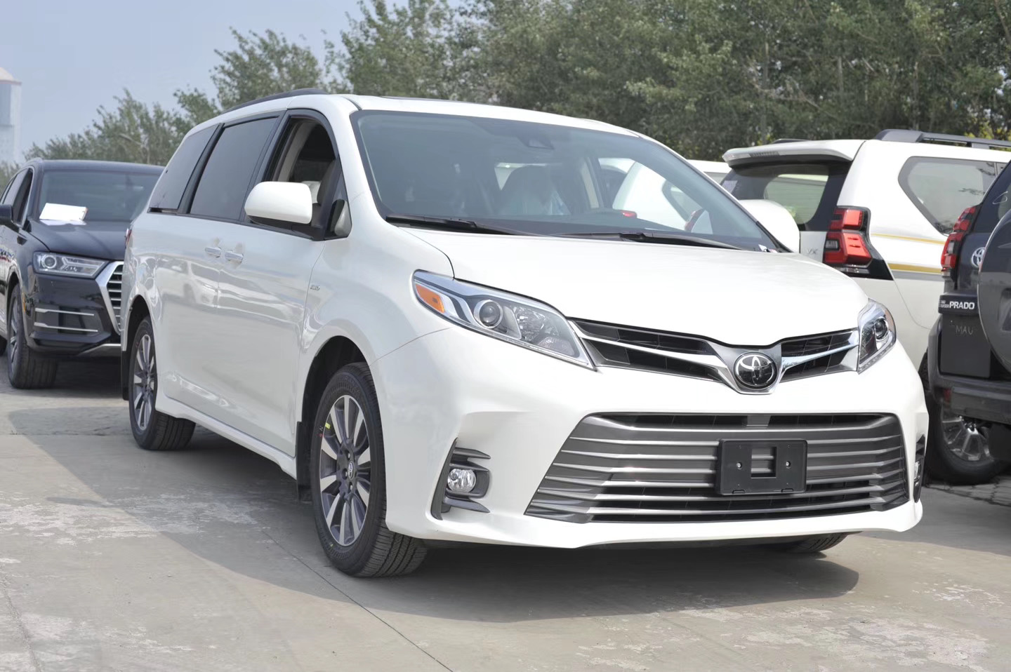 老款塞纳库存,库存新车清仓出售塞纳