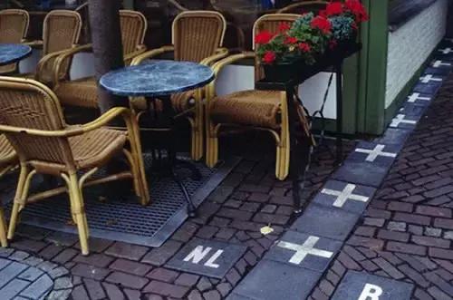 世界上十大奇葩国界线,世界上最奇葩的国界线万万没想到