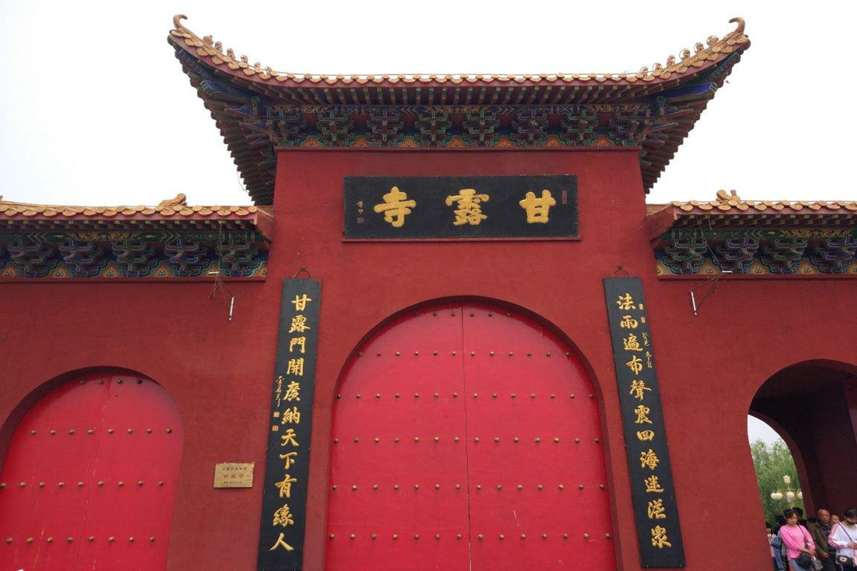 福建一座半山腰建有寺庙,福建荒废古寺庙