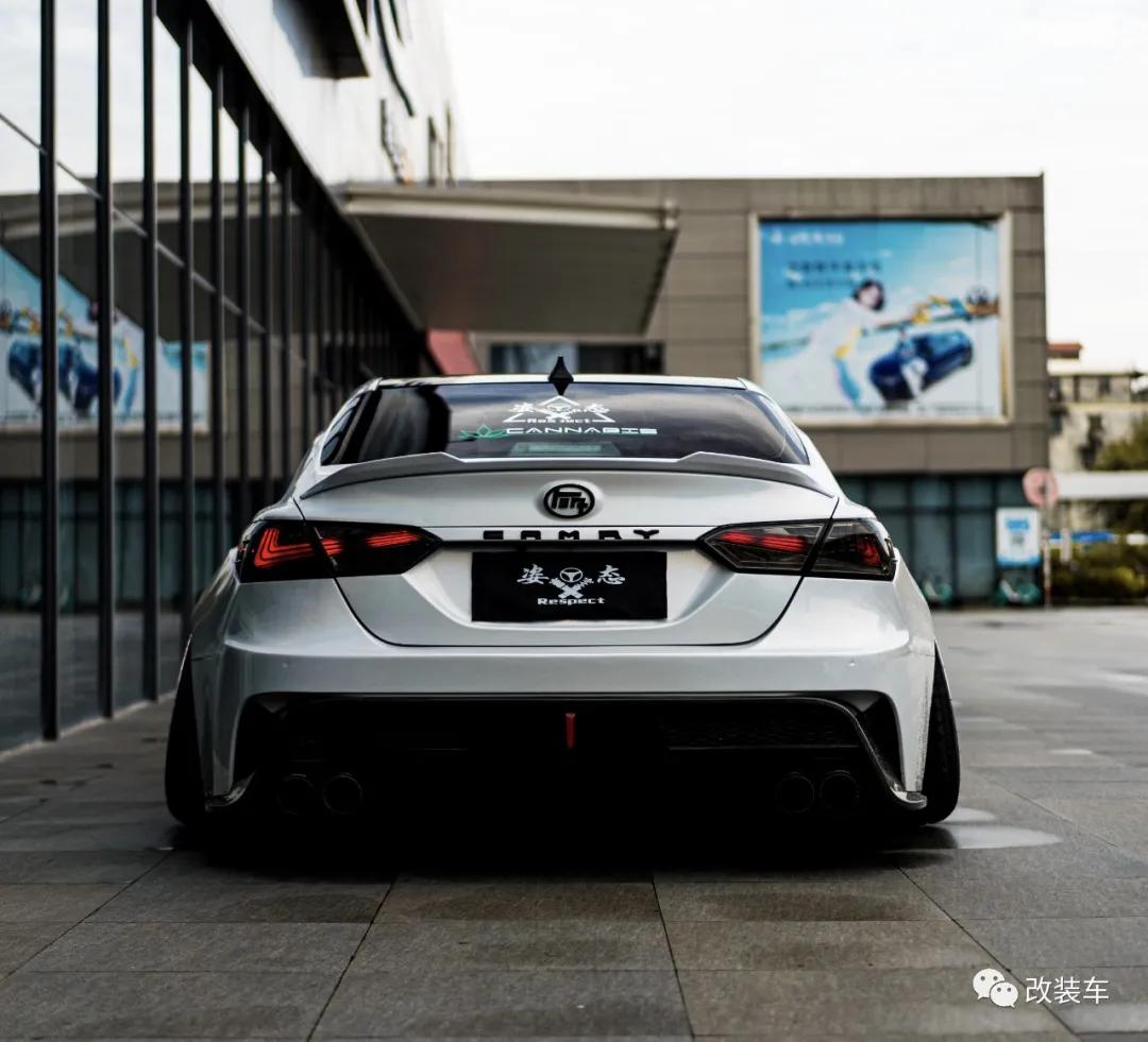 凯美瑞高达涂装,高达改色车膜凯美瑞