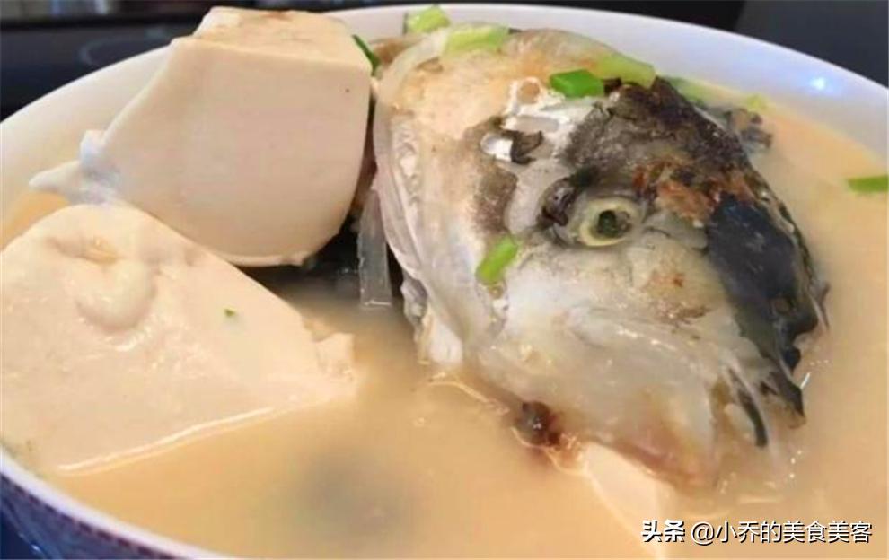 奶白鱼头鱼片豆腐汤,怎么煮鱼头豆腐汤没有腥味