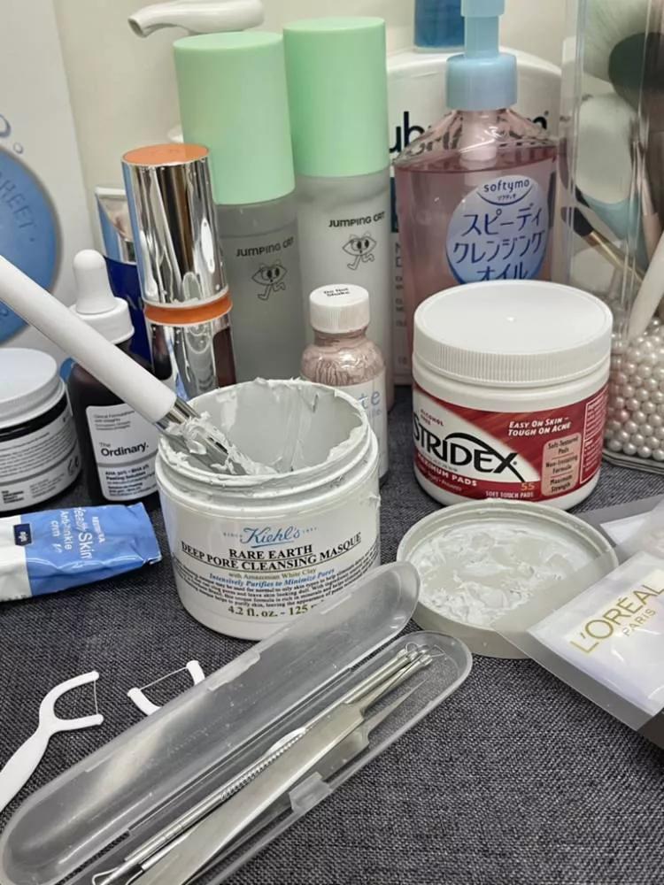 科颜氏白泥敷脸上会有小洞洞,白泥能和面膜一起用吗