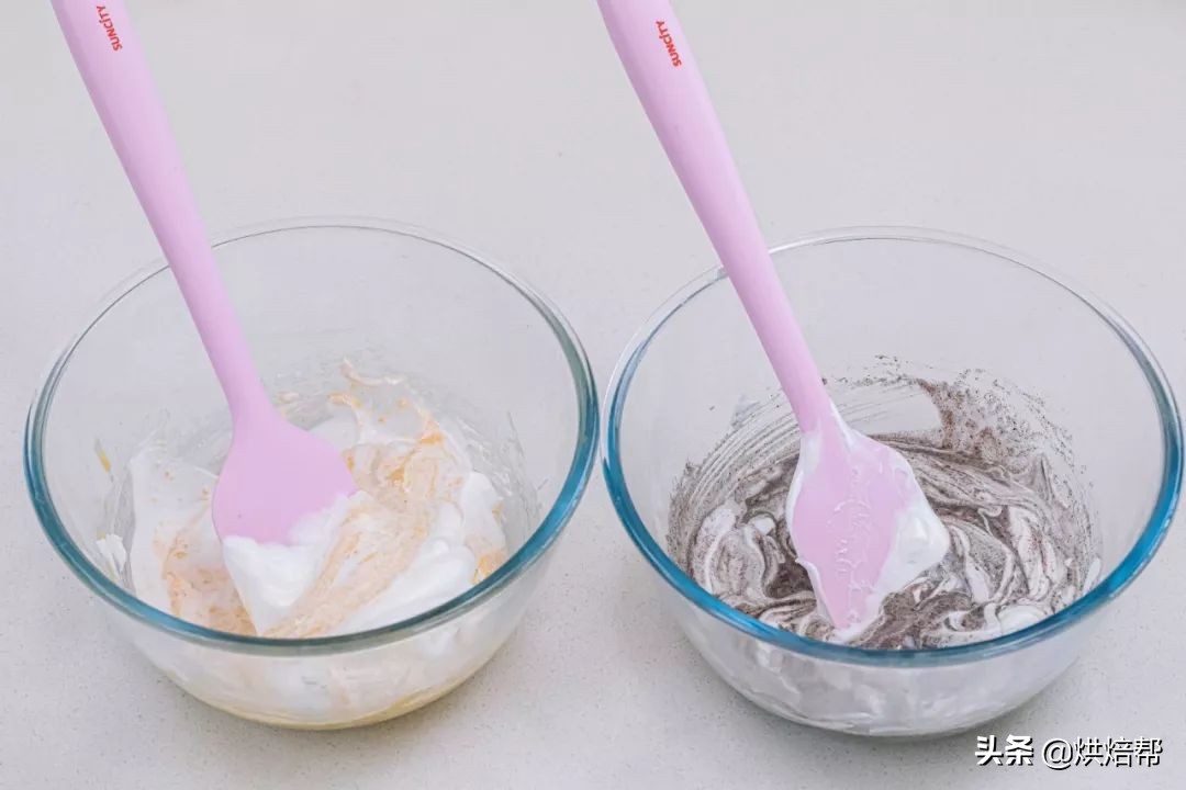 简单蛋糕做法不用牛奶和低筋面粉,1斤面粉加多少鸡蛋和牛奶做蛋糕