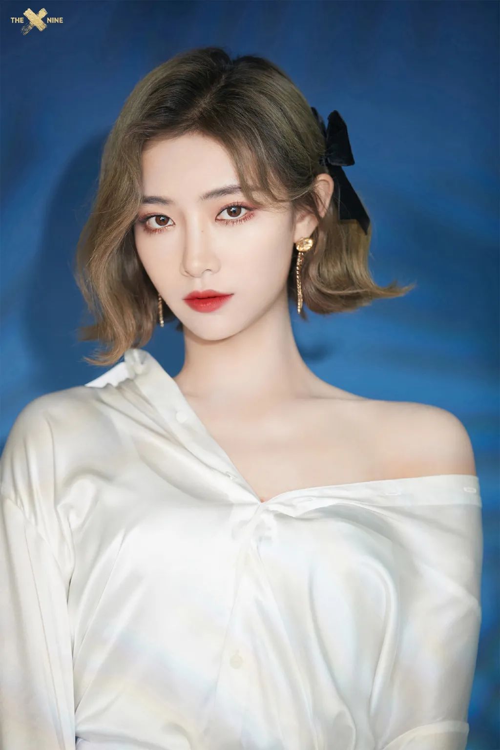 虞书欣说蝴蝶结是她的标志,虞书欣戴发箍