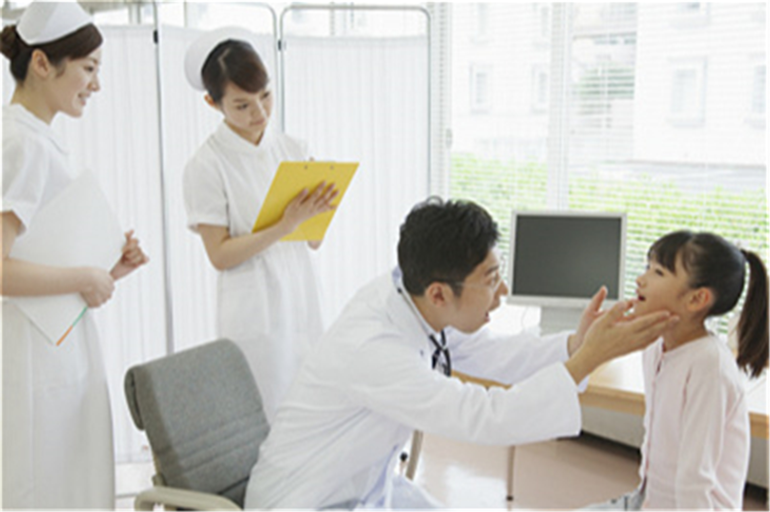 老人给孩子剪舌根的危害,老一辈对孙子的执念