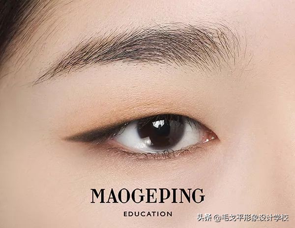 单眼皮不画眼线只画眼影好看吗,为何同样是单眼皮