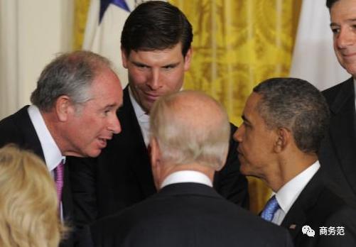 “华尔街之王”苏世民,从白手起家到身价千亿,爱买豪宅戴Swatch