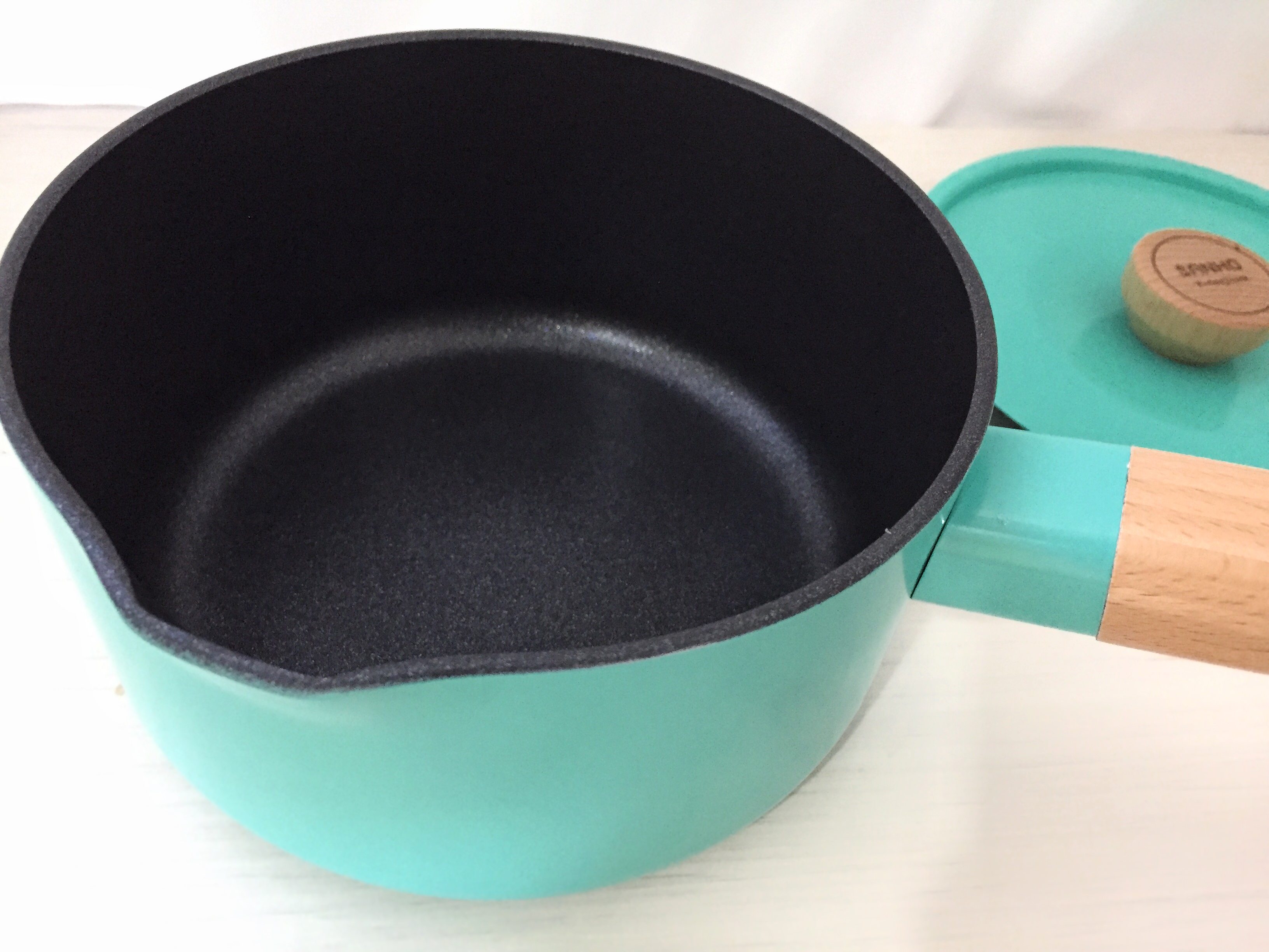 港式经典奶茶好喝,一杯正宗港式奶茶的温暖