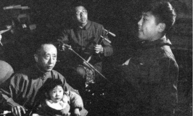 戏曲百科|京剧演员是怎样吊嗓子的?来看看内行人的专业行为