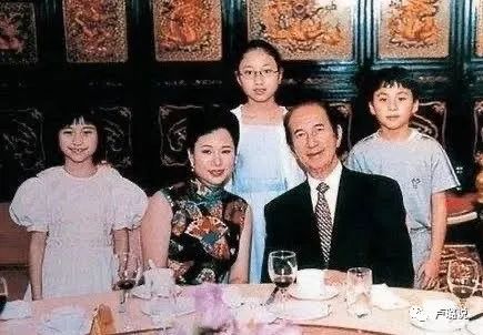 赌王的四个老婆现在状态,赌王四个太太的孩子们关系好吗