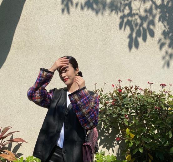 周雨彤寒武纪皮衣,周雨彤庄洁穿搭皮衣