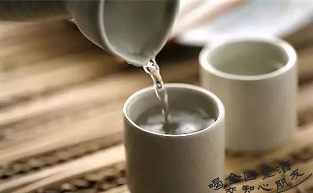 红酒可以用白酒杯醒酒嘛,白酒需要向红酒那样醒酒吗