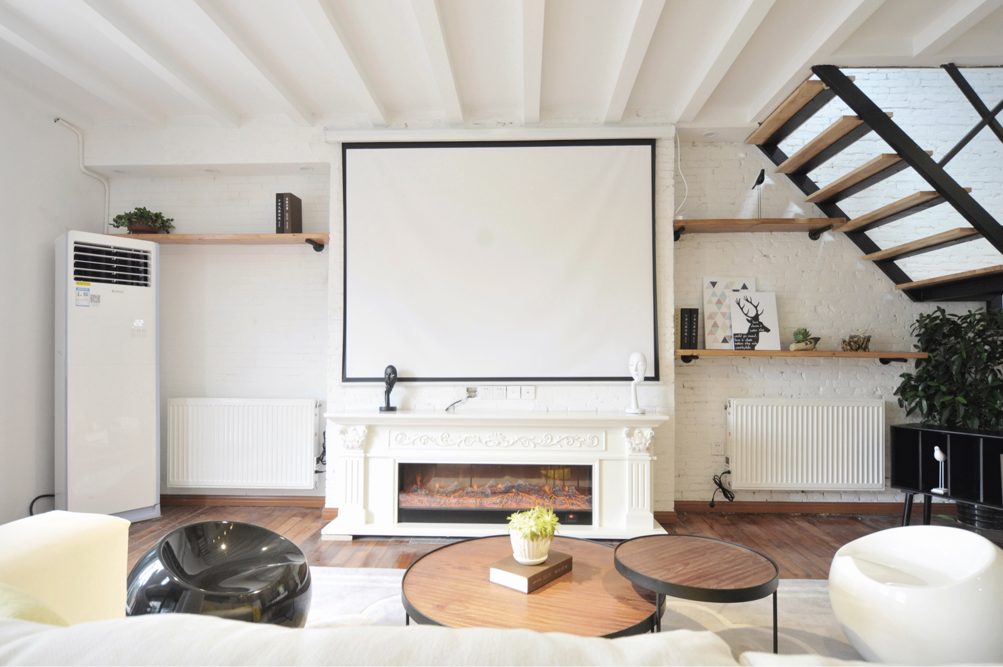 同样是柜式空调，圆柱柜比方形柜贵上千元，真的一分钱一分货吗？