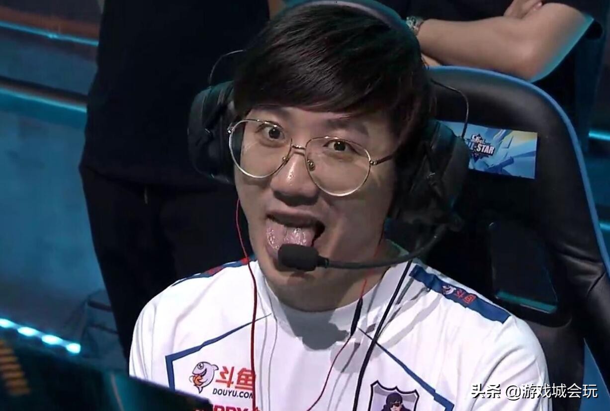 cf白鲨斗鱼收入几亿,斗鱼白鲨s14