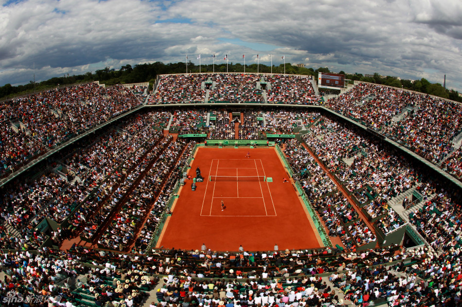 天骄羽毛球场,天骄体育网球场红土