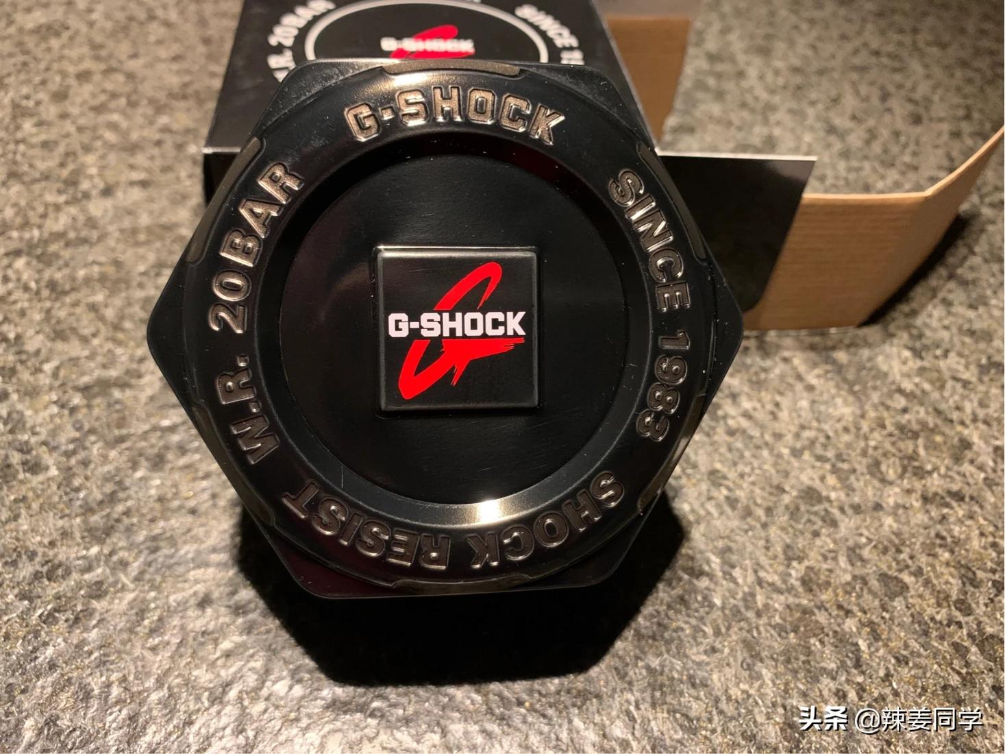 卡西欧皇家橡树纯黑款,卡西欧皇家橡树红色