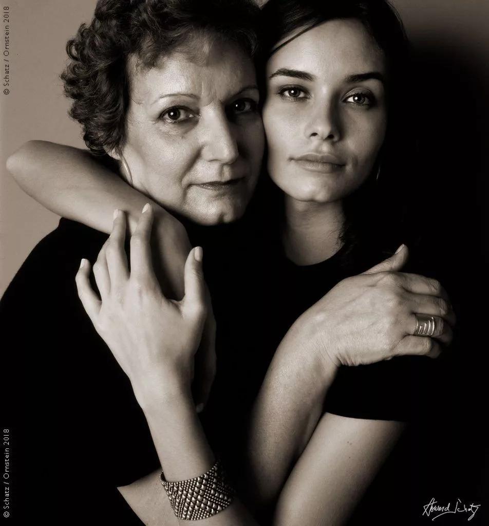 模特们啊~~妈妈的基因太强大，据说“女儿会偷走麻麻的美丽？