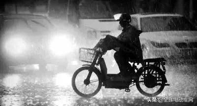 电动车遥控器进水怎样处理就好了,电动车电机进水冬天冻住了怎么办