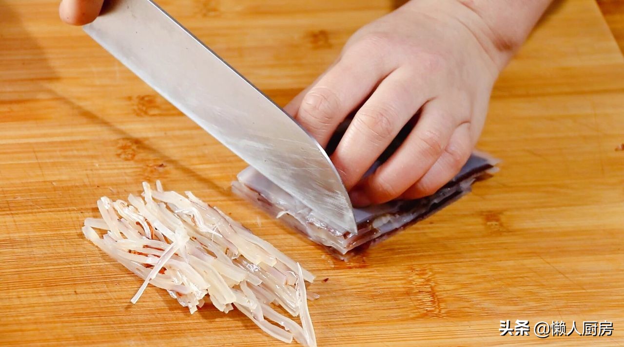 海蜇怎么做口感脆爽,凉拌萝卜海蜇正确方法