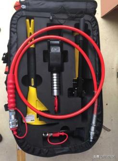 战术防暴装备,消防员装备器材手册