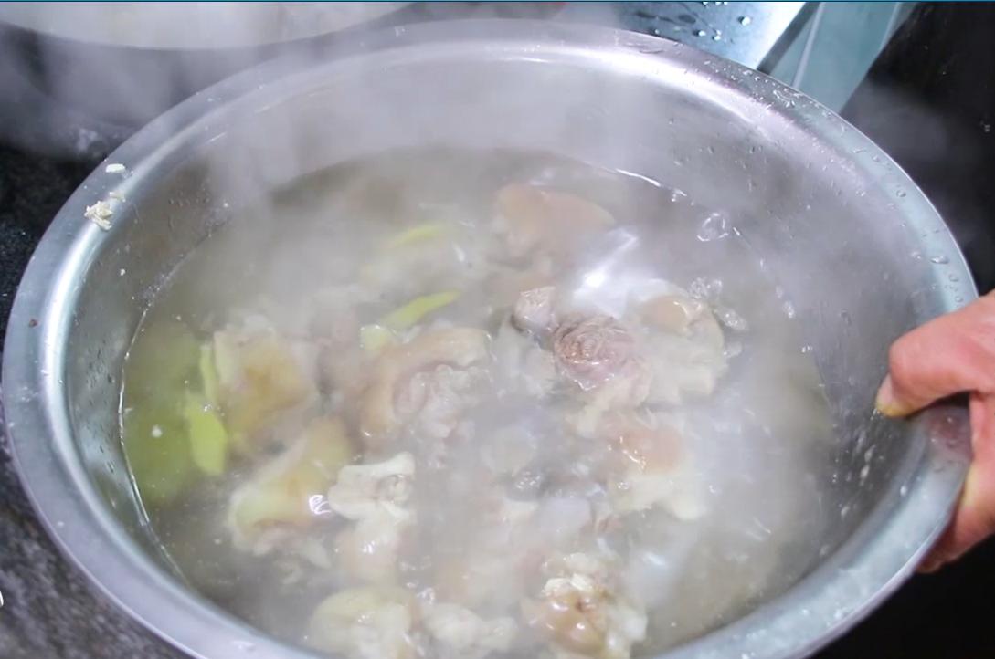 猪脚最好吃的做法焖猪脚粤菜,猪脚最好吃的做法香辣