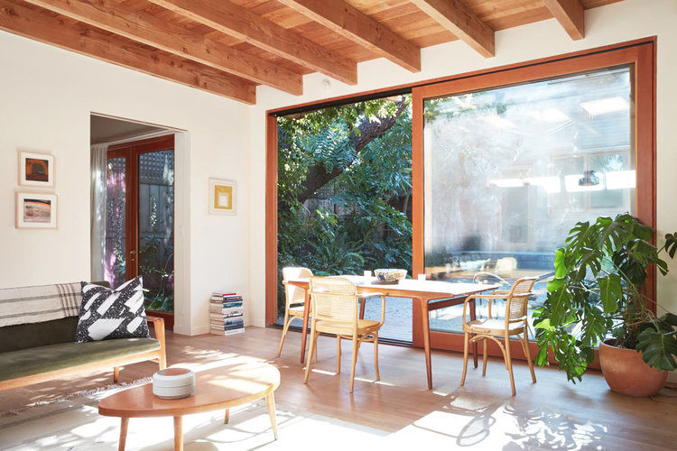 2万买下废弃棚屋，30天翻新成工作室，惬意的场面我承认眼红了