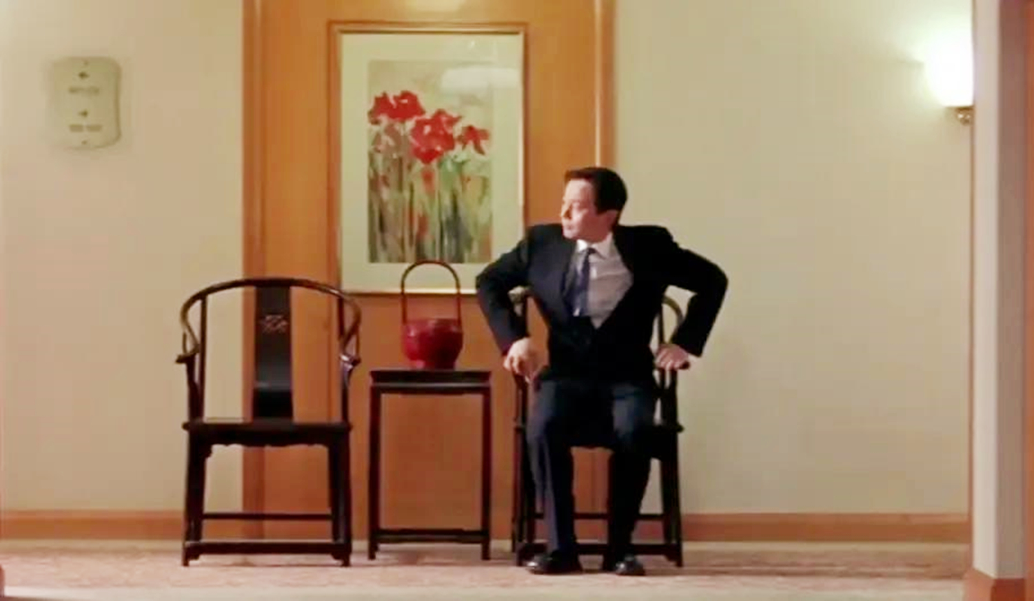 男人离婚后,为什么不愿娶小三?电影《手机》揭开了阴暗的人性