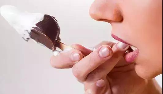 抖音上的美牙神器有用吗,使用美牙仪的抖音网红