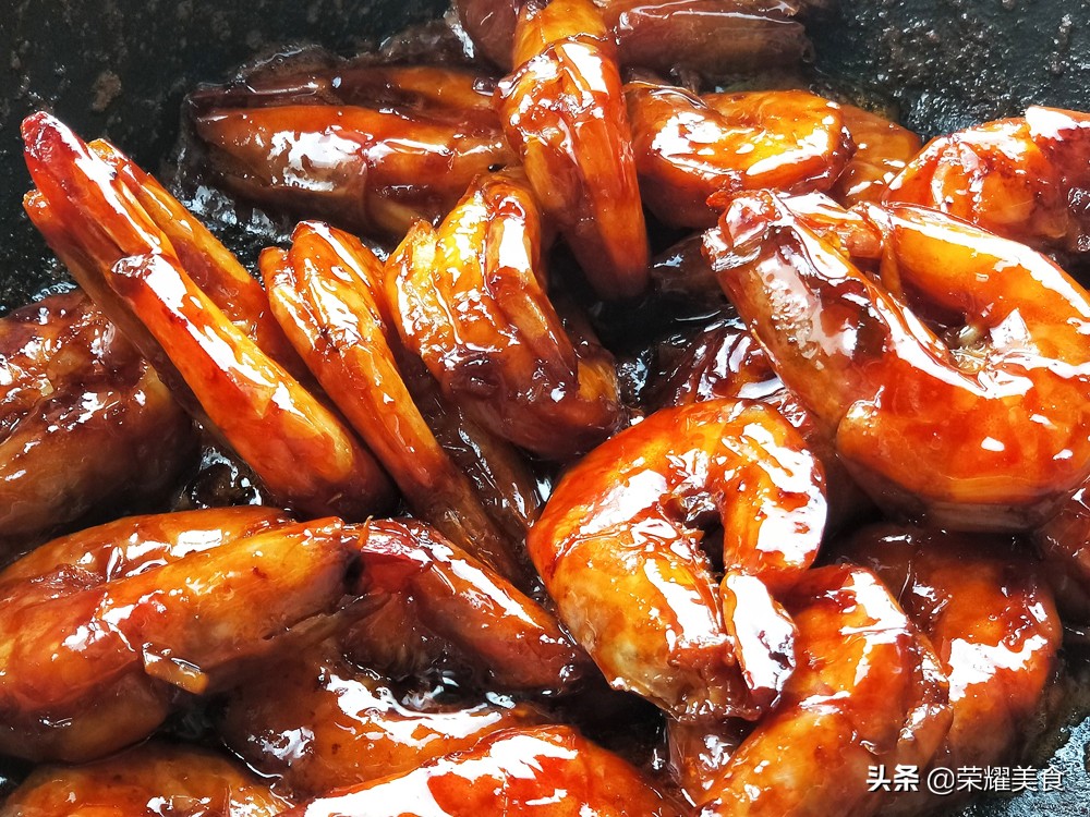 把虾壳都剥干净了怎么做好吃,虾壳的正确吃法