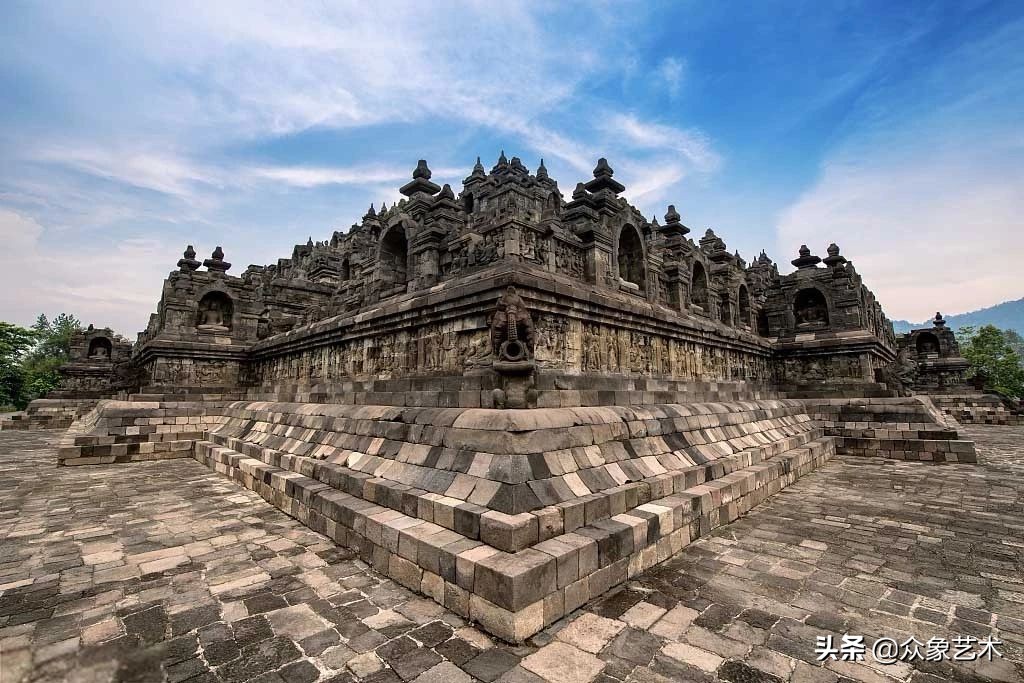 世界最大的佛寺在哪里,婆罗浮屠塔附近寺庙