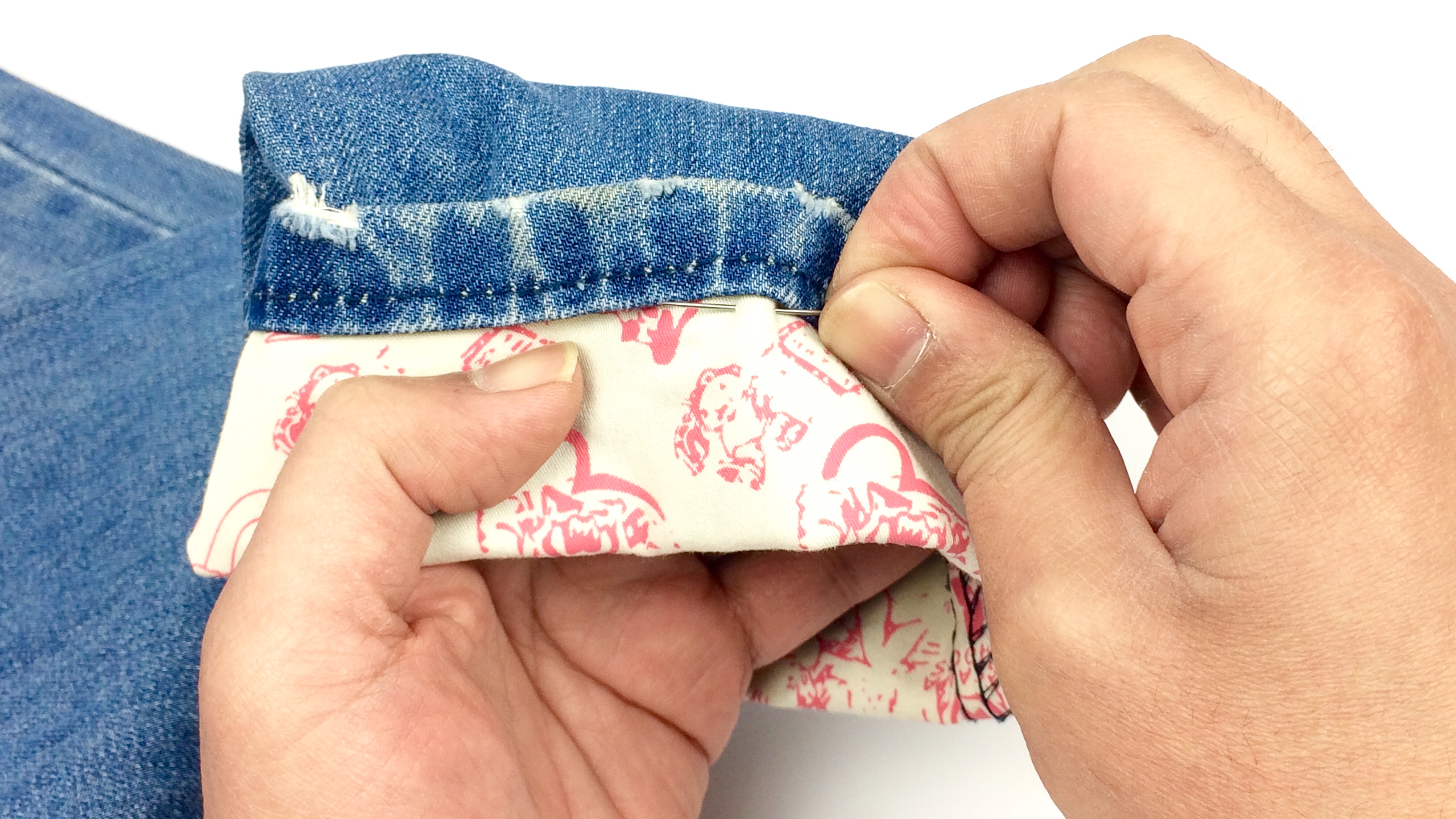 牛仔裤裤脚太长自己怎么修剪,牛仔裤太长裤脚怎么裁剪