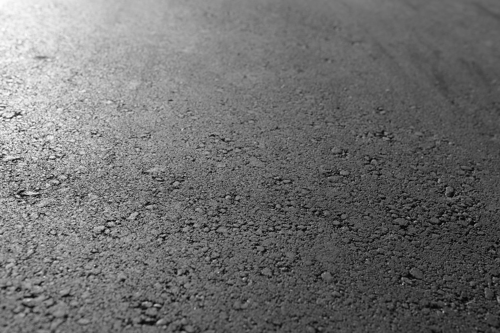 水泥路面起皮裂缝补救,室外的水泥地面起皮怎样修复最快