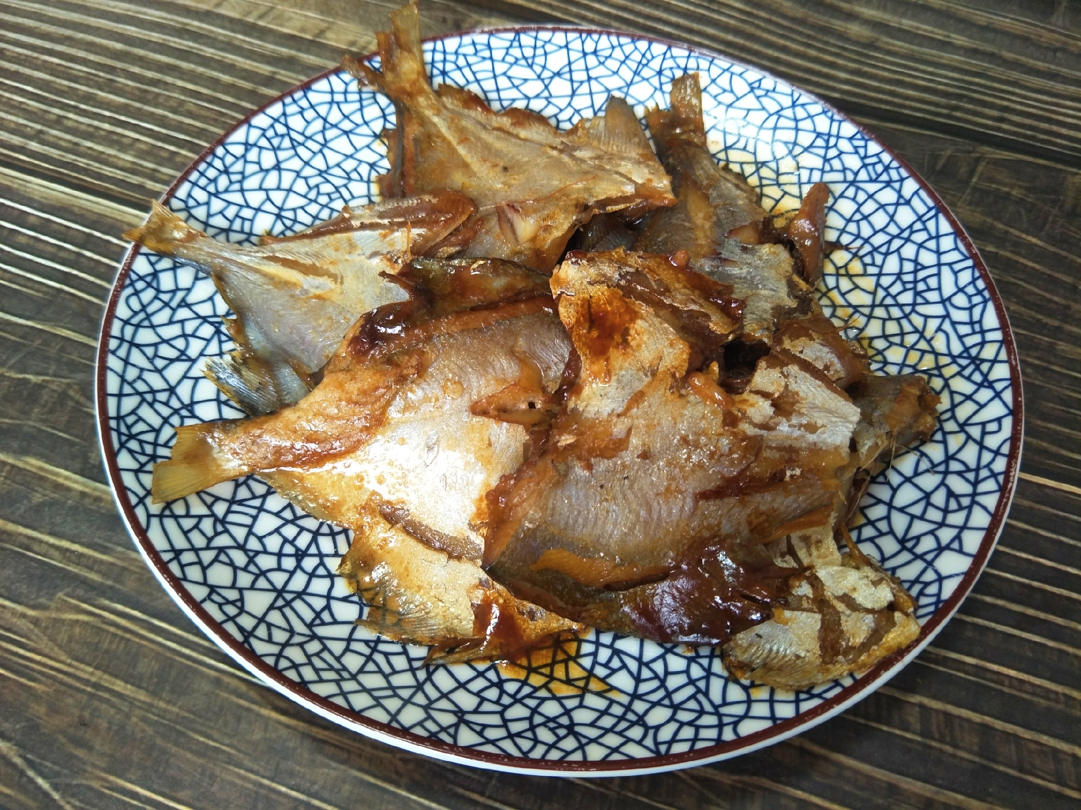 煎鱼的时候怎样煎不粘锅不脱皮,煎鱼不粘锅不破皮的正确方法