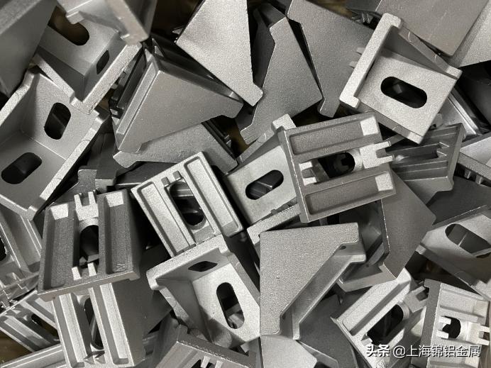 山东工业铝型材配件结构特点,铝型材设备配件有哪些类型