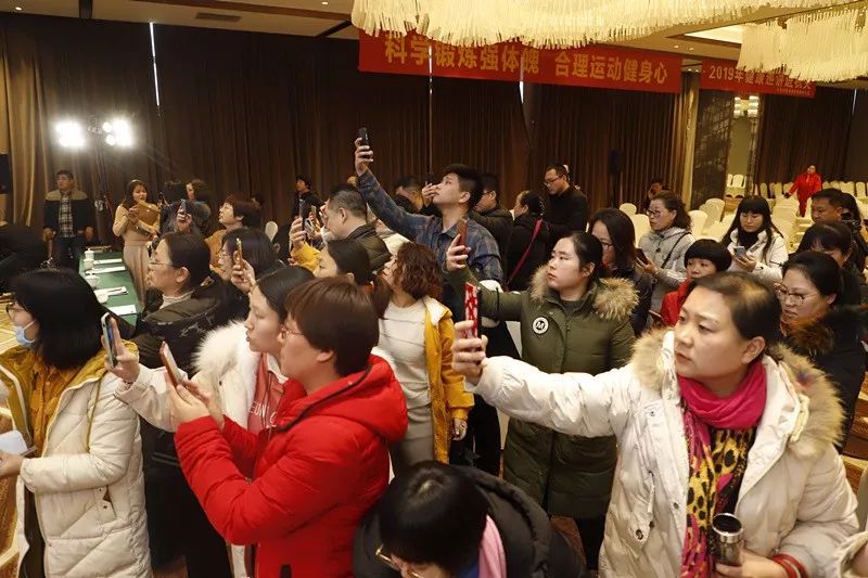 腰痛、颈痛、背痛，你受够了没有？专家教你轻松摆脱，赶快收藏！｜燕赵健康大讲堂